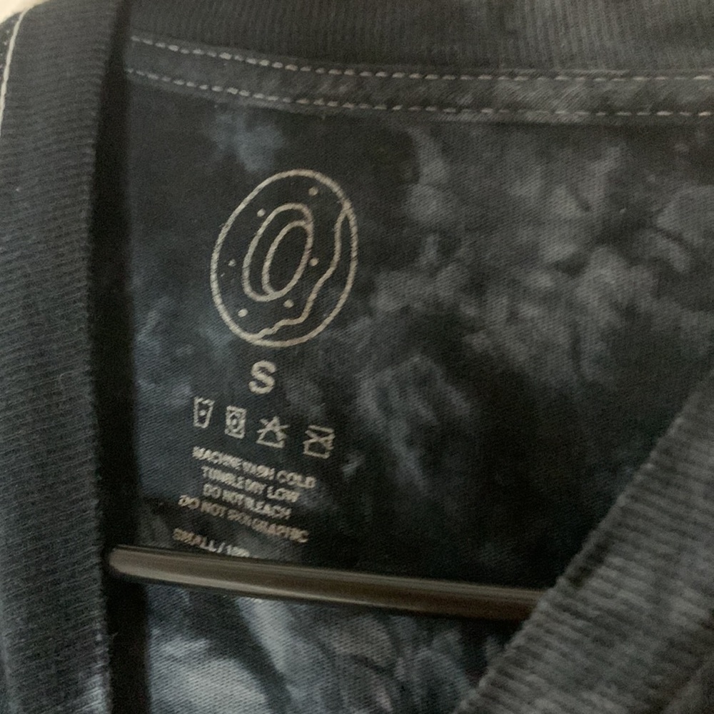 Top - Picture 2 of 3